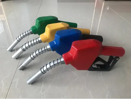 Bico de combustível com vedação automática