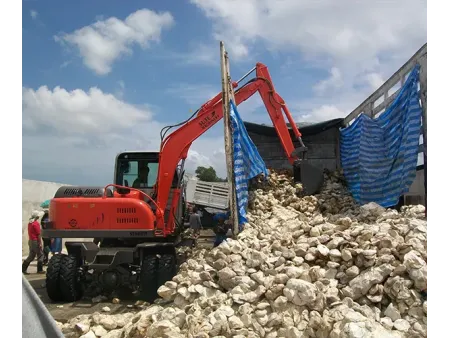 Escavadeira de rodas ST608W