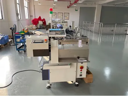 Máquina automática para aplicação de etiquetas com cordão  SCG-160T/SCG-160E