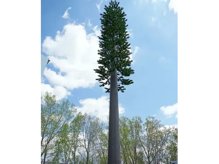 Torre de telecomunicação em pinheiro