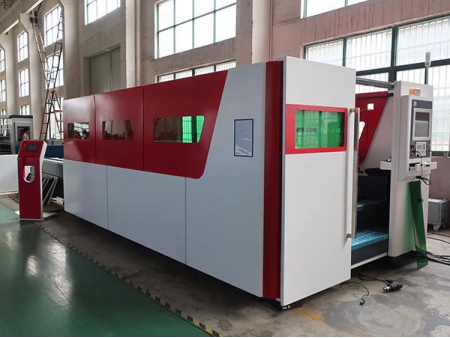 Máquina de corte a laser de fibra CNC de alta potência 1KW~6KW