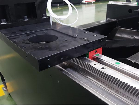 Máquina de corte a laser de fibra CNC de alta potência 1KW~6KW