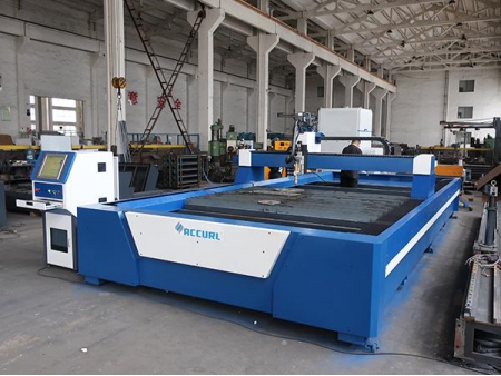 Máquina de corte por plasma CNC (Corte de metal e aço mediante o uso de fonte de plasma de alto desempenho)