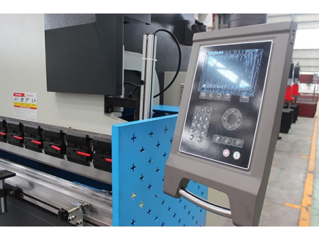 Prensa dobradeira hidráulica CNC com 3 eixos,série MB8