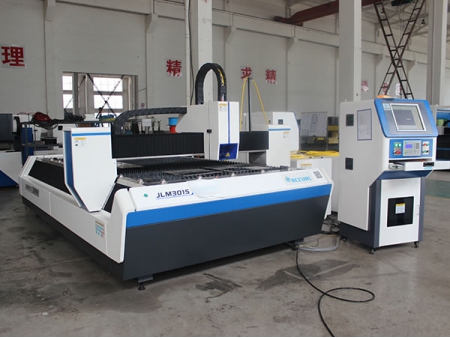 Máquina de corte a laser de fibra 500w com laser de fibra IPG