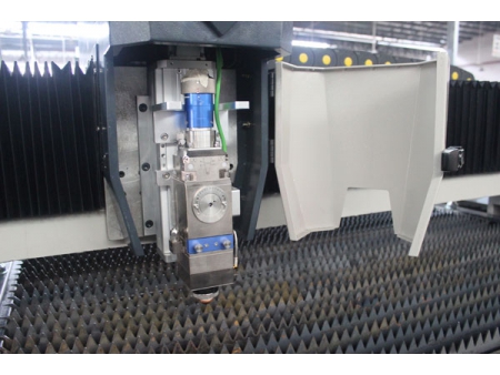 Máquina de corte a laser
