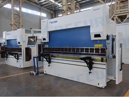 Prensa dobradeira CNC de 8 eixos