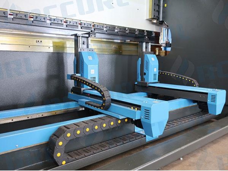 Prensa dobradeira CNC de 8 eixos