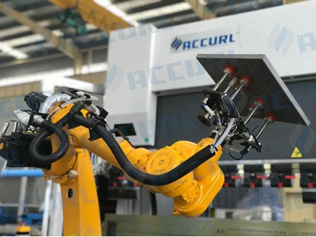 Prensa robotizada para chapa metálica