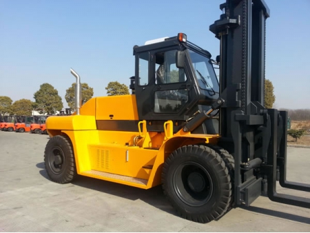 Empilhadeira diesel 12-18T