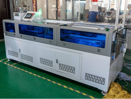 Máquina ponteadeira para alças de corda