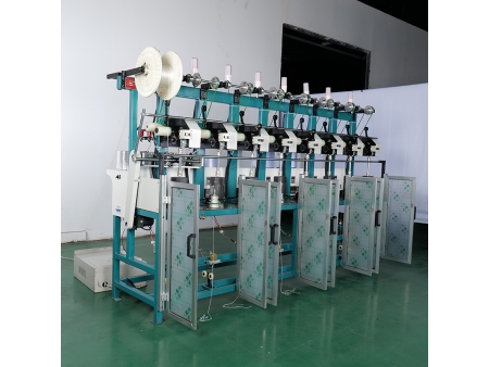 Máquina de tricô, com 8 cabeçotes