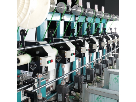 Máquina de tricô, com 8 cabeçotes