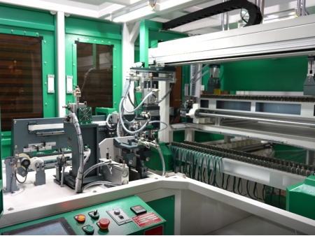 Máquina automática para corte e coleta de cordas