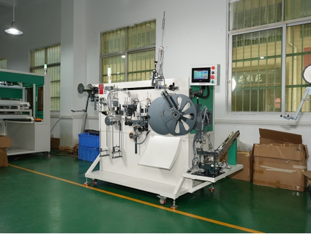 Bobinadeira automática para fitas sem tubete de papel