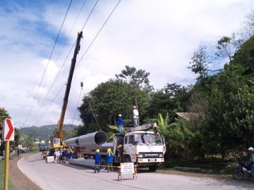 Poste de energia elétrica em aço