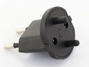 <strong>Adaptador de tomada</strong> padrão europeu