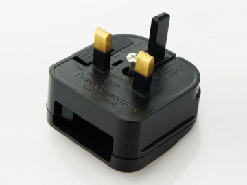 <strong>Adaptador de tomada</strong> padrão britânico
