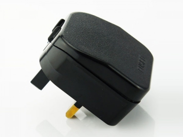 <strong>Adaptador de tomada</strong> padrão britânico