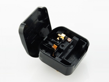 <strong>Adaptador de tomada</strong> padrão britânico
