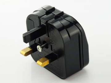 <strong>Adaptador de tomada</strong> padrão britânico