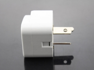 <strong>Adaptador de tomada</strong> universal