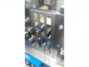 <strong>Máquina de corte e vinco</strong> inteligente